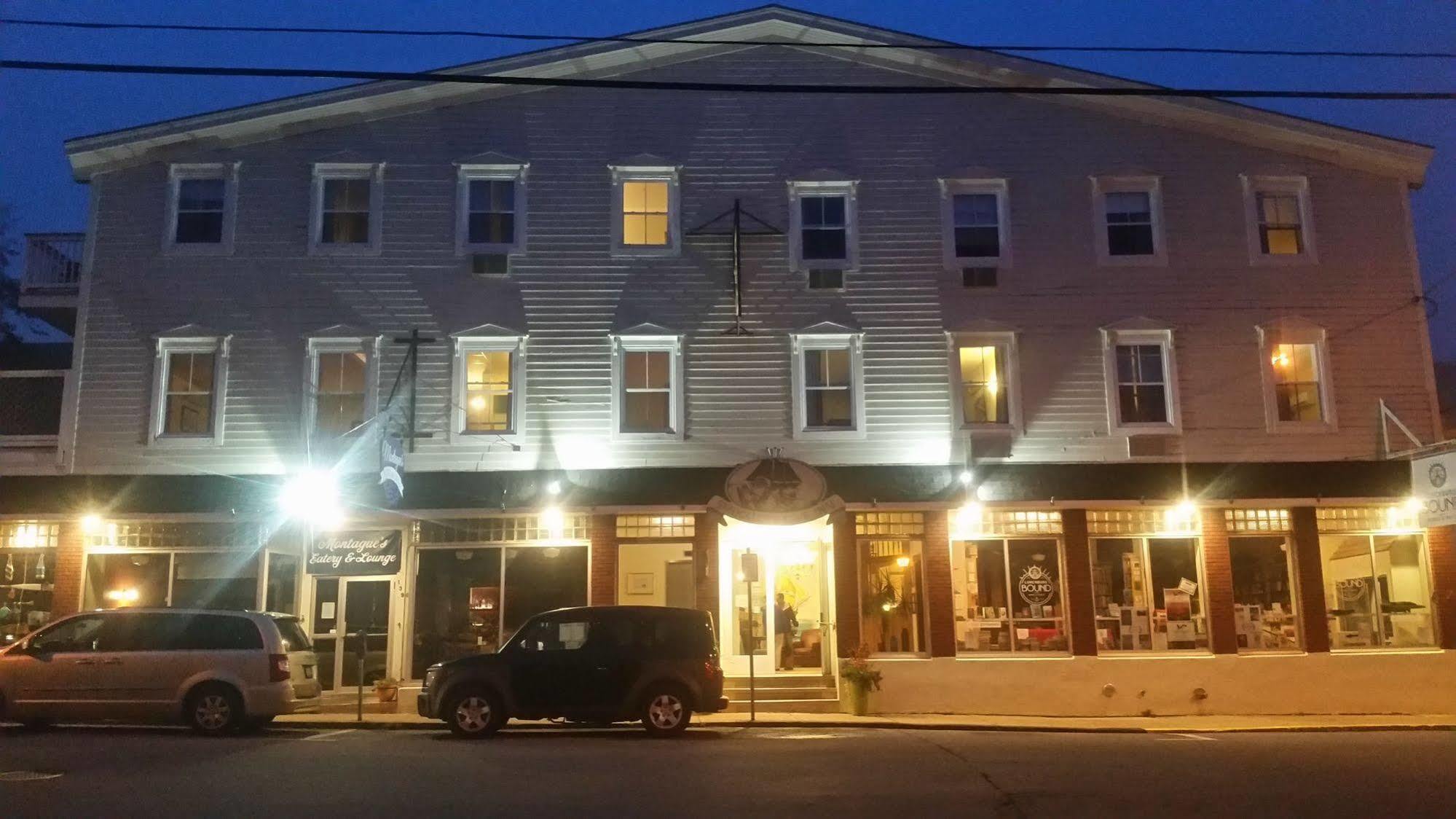 Smugglers Cove Inn ルーネンバーグ エクステリア 写真